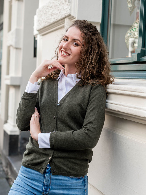 Cashmere Strickjacke mit V-Ausschnitt, unsere Klassiker